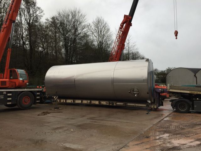 3 x 120 m³ AISI 304; cuves de stockage en acier inoxydable; vertical; isolée;