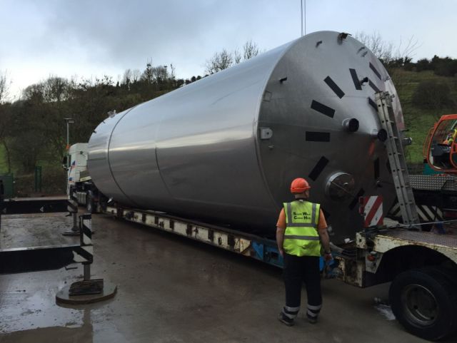 3 x 120 m³ AISI 304; cuves de stockage en acier inoxydable; vertical; isolée;