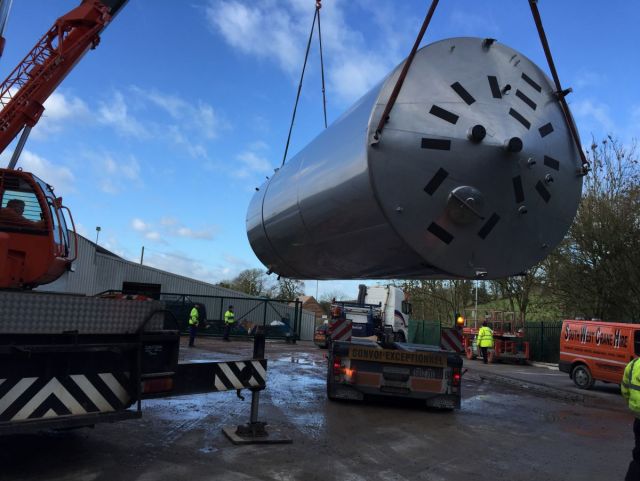 3 x 120 m³ AISI 304; cuves de stockage en acier inoxydable; vertical; isolée;