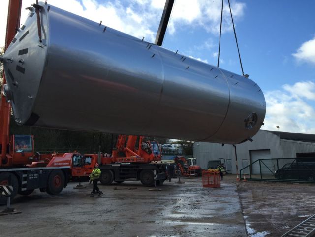 3 x 120 m³ AISI 304; cuves de stockage en acier inoxydable; vertical; isolée;