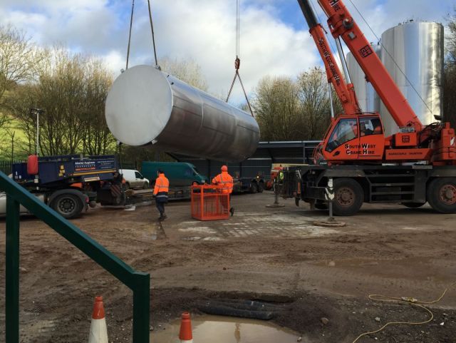 3 x 120 m³ AISI 304; cuves de stockage en acier inoxydable; vertical; isolée;