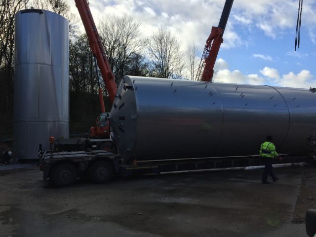 3 x 120 m³ AISI 304; cuves de stockage en acier inoxydable; vertical; isolée;