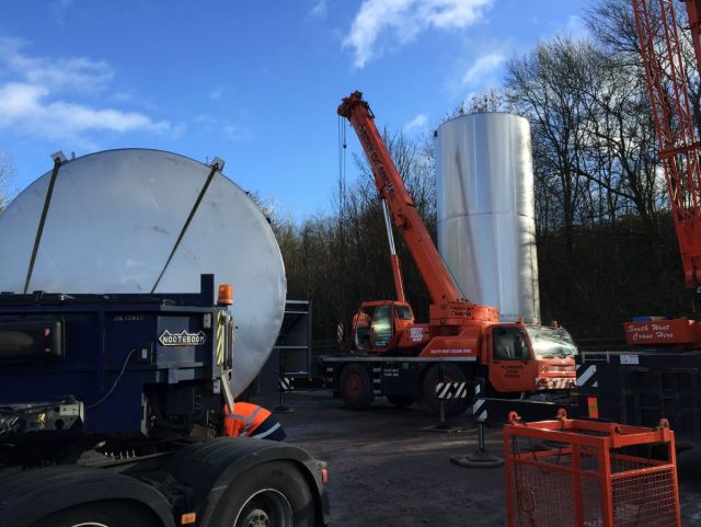 3 x 120 m³ AISI 304; cuves de stockage en acier inoxydable; vertical; isolée;