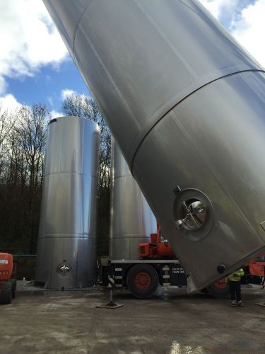 3 x 120 m³ AISI 304; cuves de stockage en acier inoxydable; vertical; isolée;