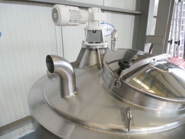 1 x 1.2m³ Brew kettle; insulated with agitator