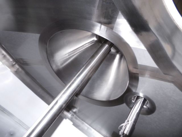 1 x 1.2m³ Brew kettle; insulated with agitator