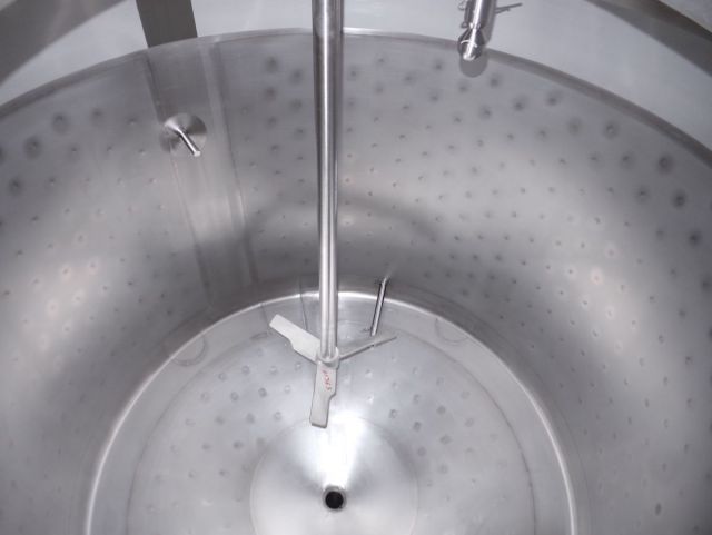 1 x 1.2m³ Brew kettle; insulated with agitator