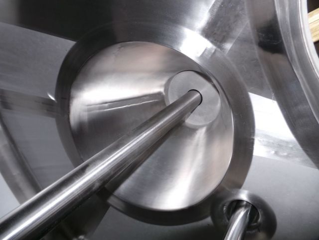 1 x 1.2m³ Brew kettle; insulated with agitator