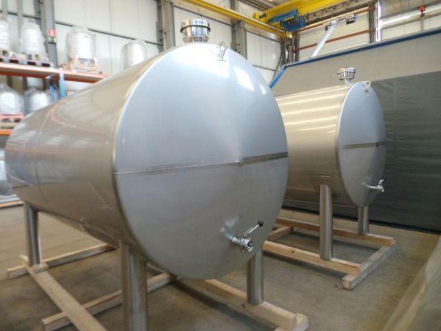 4 x 6.2m³ AISI304L Edelstahl Behälter