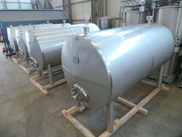 4 x 6.2m³ AISI304L Edelstahl Behälter