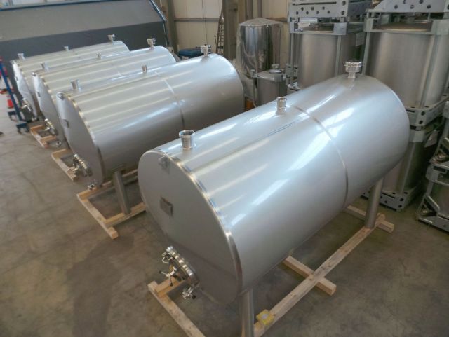 4 x 6.2m³ AISI304L Edelstahl Behälter