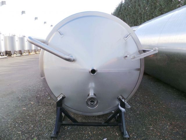 1 x 22.5m³ en 1 x 12.5m³ AISI316L; vertikale opslagtanks ; conisch op poten; tracing