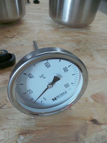 1 x 22.5m³ en 1 x 12.5m³ AISI316L; vertikale opslagtanks ; conisch op poten; tracing