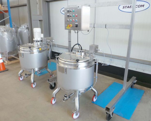 2 x 200L AISI316; Mischbehälter mit elektrische Steuerung; Isoliert; Wärmetauscher