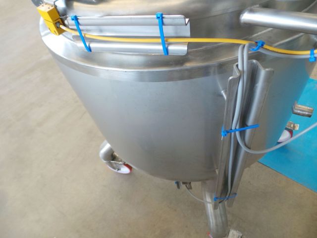 2 x 200L AISI316; Mischbehälter mit elektrische Steuerung; Isoliert; Wärmetauscher