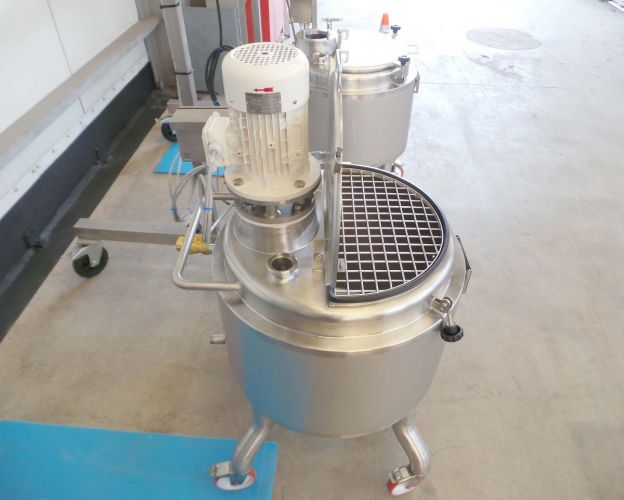 2 x 200L AISI316; Mischbehälter mit elektrische Steuerung; Isoliert; Wärmetauscher