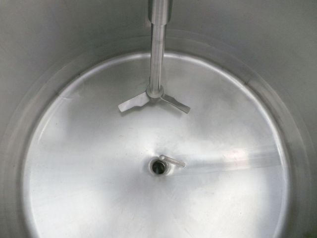 2 x 200L AISI316; Mischbehälter mit elektrische Steuerung; Isoliert; Wärmetauscher