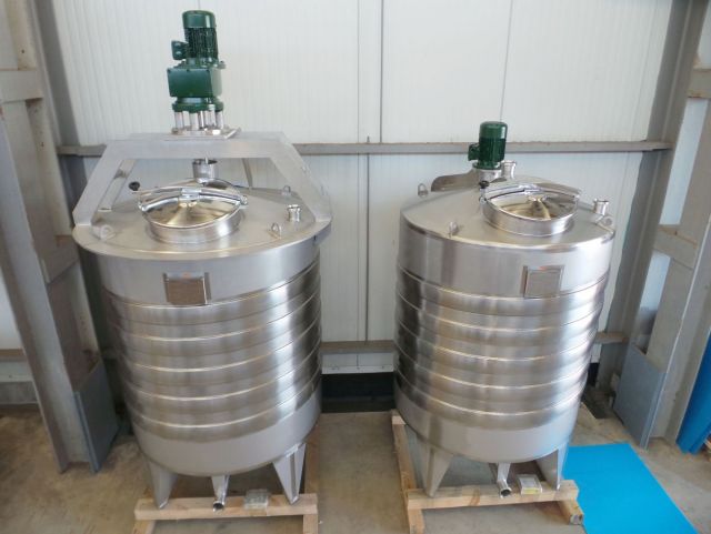 2 x 2.500L AISI316L; mixing tank; insulated; heat-exchanger; 1 x achor agitator; 1 x propeller agitator