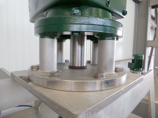 2 x 2.500L AISI316L; mixing tank; insulated; heat-exchanger; 1 x achor agitator; 1 x propeller agitator