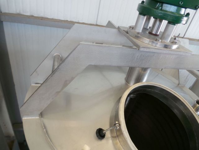 2 x 2.500L AISI316L; mixing tank; insulated; heat-exchanger; 1 x achor agitator; 1 x propeller agitator
