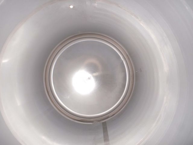 1 x 13.5m³ AISI304 BBT; Warmetauscher; Isolation; 2 bar Druck Innentank CE