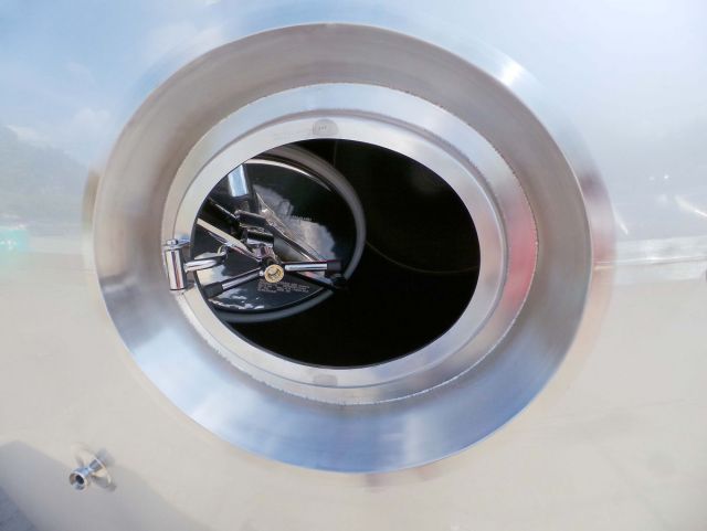 1 x 13.5m³ AISI304 BBT; Warmetauscher; Isolation; 2 bar Druck Innentank CE