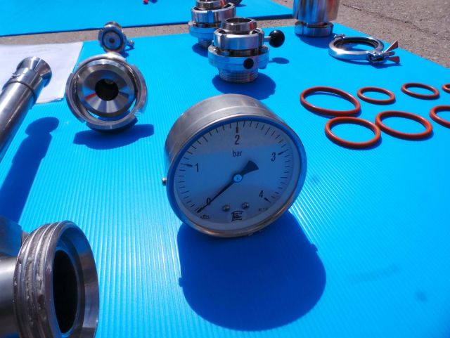 1 x 13.5m³ AISI304 BBT; Warmetauscher; Isolation; 2 bar Druck Innentank CE