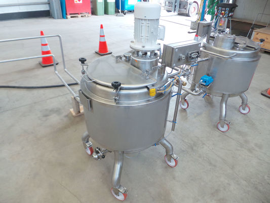 2 x 200L V4A; Mischbehälter mit elektrische Steuerung; Isoliert; Wärmetauscher; Heizaggregat