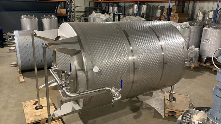 1 x Nouvelle cuve de stockage verticale en acier inoxydable AISI316L de 15.300L