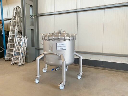 1 x verticale roestvrijstalen occasie opslagtank van 650L in RVS AISI 316L