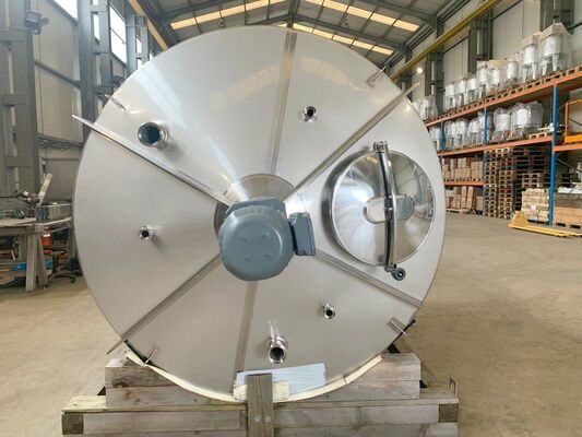 1 x New 8100L stainless-steel AISI316L vertical mixing tank.