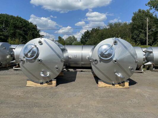 2 x Neue 7.000L-Edelstahl-vertikale Lagertanks aus AISI316L