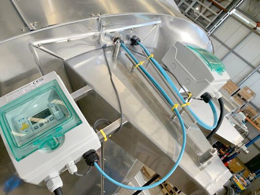 2 x neue vertikale Lagertanks aus Edelstahl mit 26.000L aus AISI304L.