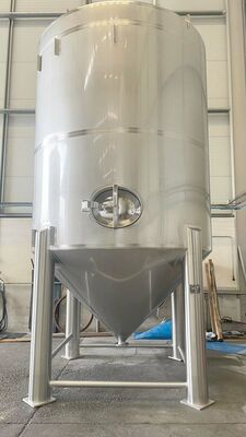 2 x New 25.000L stainless-steel AISI316L vertical storage tanks.