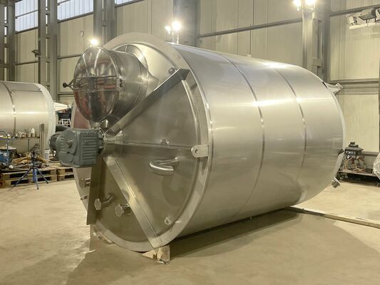2 x New 15.300L stainless-steel AISI316L vertical mixing tanks.
