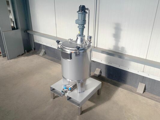 1 x New 100L stainless-steel AISI316L vertical mixing tank.