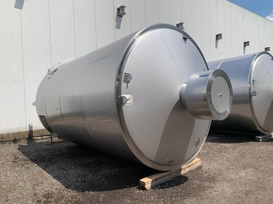 3 x vertikale gebrauchte Mischbehälter à 31.000 L aus Edelstahl AISI 304L