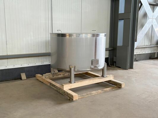 1 x Nieuwe roestvrijstalen verticale opslagtank van 1.050L in AISI316L