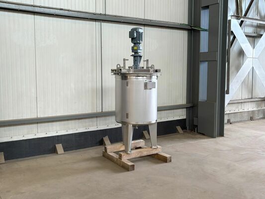 1 x cuve de mélange neuve verticale de 300L en acier inoxydable AISI316L.