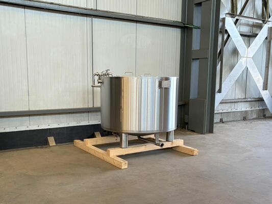1 x Nouvelle cuve de stockage verticale en acier inoxydable AISI304L de 1.000L