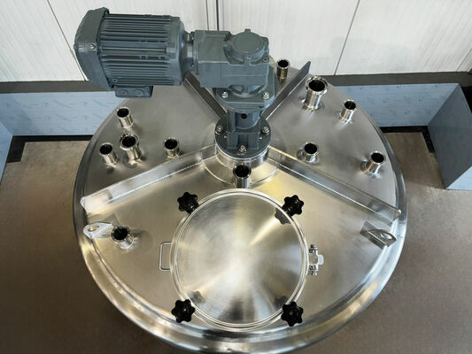 1 x New 2,000 L vertical stainless-steel AISI 316L mixing tank