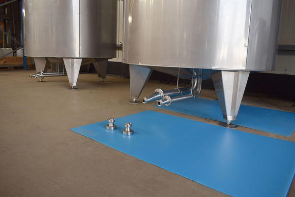 OR171089: 2 x 2000L AISI316L Gärtank; Wärmetauscher; Isolierung; Gärspund