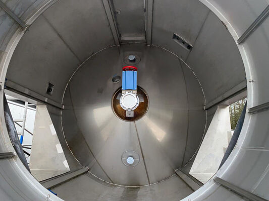 1 x cuve de mélange d'occasion inox verticale de 40.000L en inoxydable AISI 304L