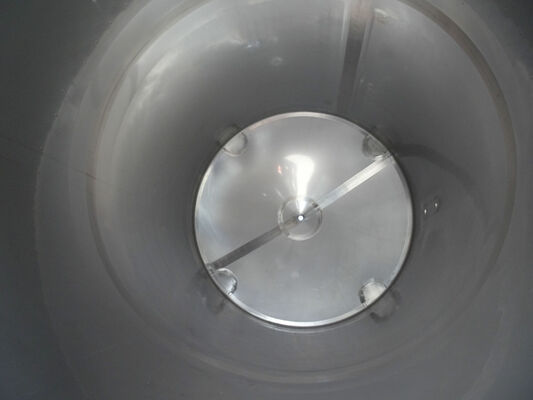 6 x neue vertikale Mischtanks aus Edelstahl AISI316L mit 4.500 Litern Fassungsvermögen