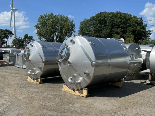 2 x Neue 7.000L-Edelstahl-vertikale Lagertanks aus AISI316L