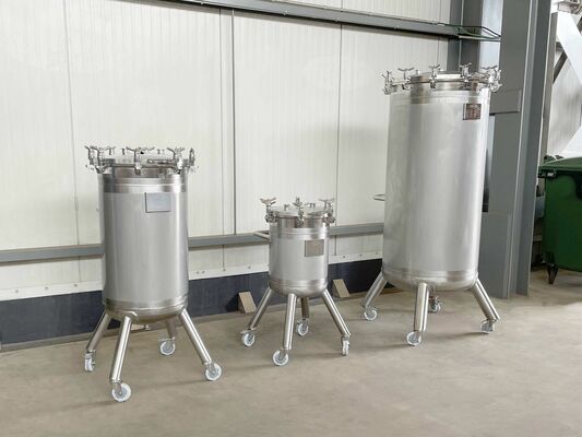1 x Neue 50-l-Edelstahl-Vertikaldrucktanks aus AISI316L 1 x Neue 150-l-Edelstahl-Vertikaldrucktanks aus AISI316L 1 x Neue 500-l-Edelstahl-Vertikaldrucktanks aus AISI316L