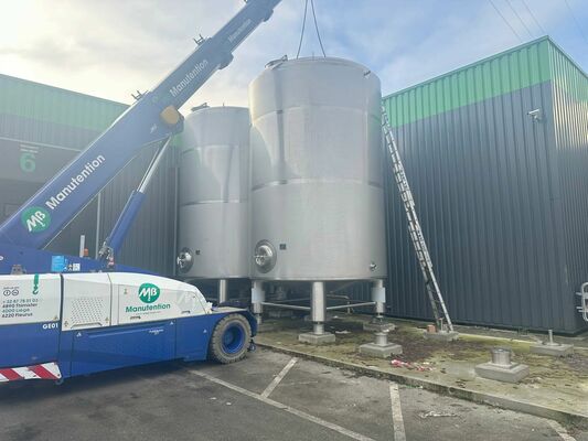 4 x Nieuwe roestvrijstalen verticale opslagtanks van 44.000L in AISI316L