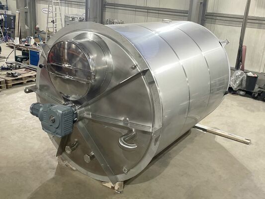 2 x New 15.300L stainless-steel AISI316L vertical mixing tanks.