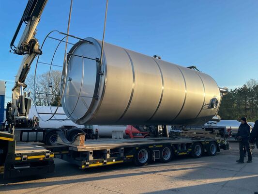 1 x Nieuwe roestvrijstalen verticale opslagtank van 50.000L in AISI304L