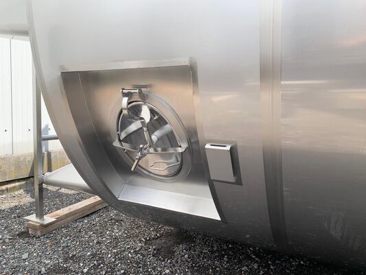 3 x vertikale gebrauchte Mischbehälter à 31.000 L aus Edelstahl AISI 304L